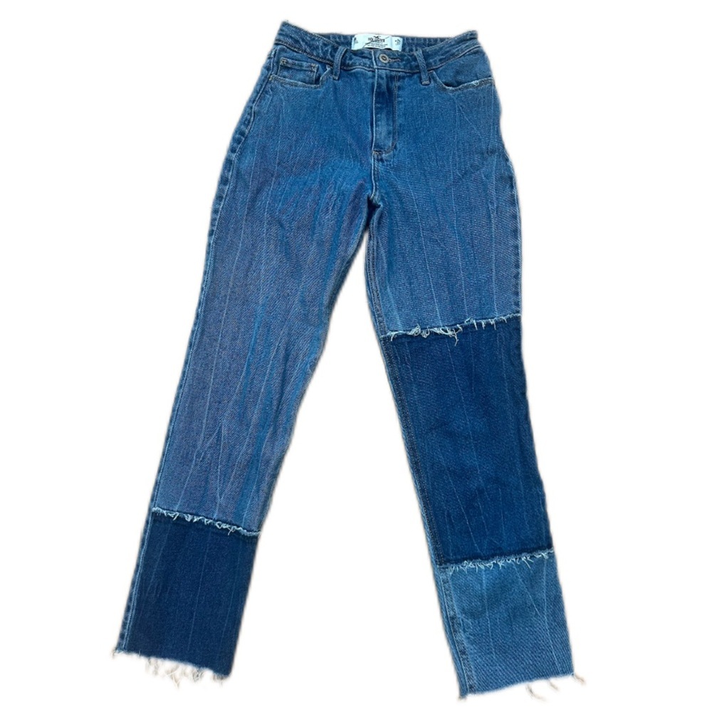 Hollister Blue Curvy High Rise Mom Jeans with Patchwork‎ Size 0R